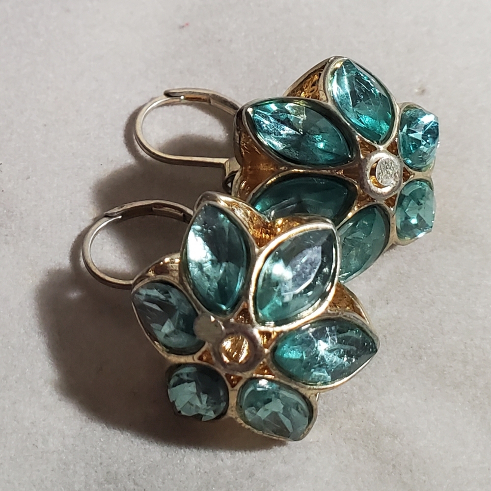 Green stone 3D flower ball design gold finish
